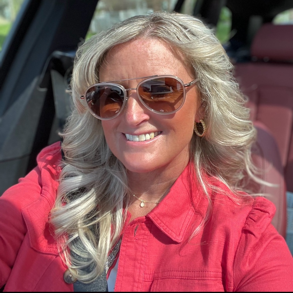 Meet your Posher, Lisa